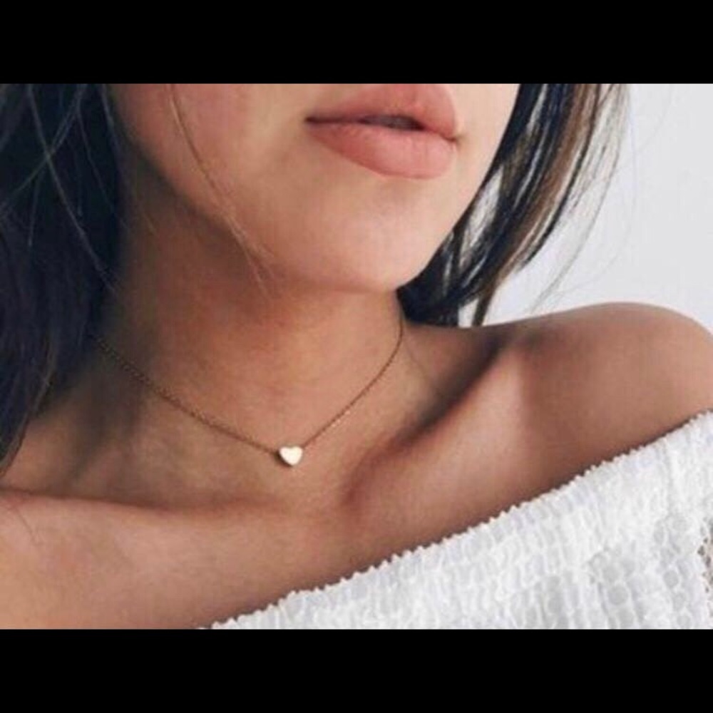 Dainty heart choker necklace